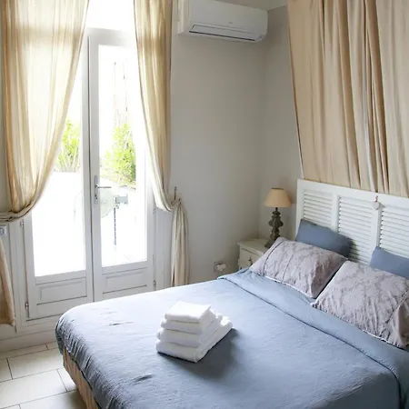 Duplex Climatise Avec Terrasse Vue Au Pied De La * Αντίμπ