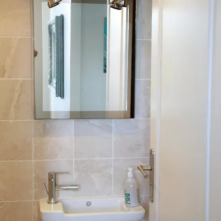 Διαμέρισμα Duplex Climatise Avec Terrasse Vue Au Pied De La Αντίμπ