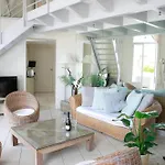 Duplex Climatise Avec Terrasse Vue Au Pied De La Antibes