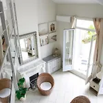 Duplex Climatise Avec Terrasse Vue Au Pied De La Antibes