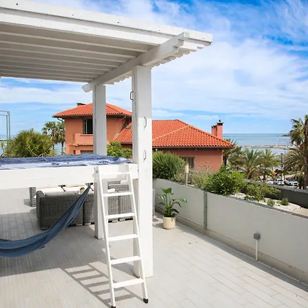 Daire Duplex Climatise Avec Terrasse Vue Au Pied De La