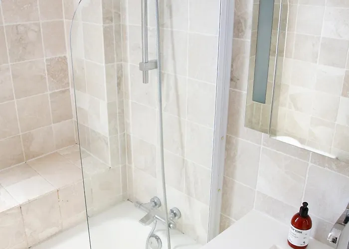 Apartment Duplex Climatise Avec Terrasse Vue Au Pied De La Antibes