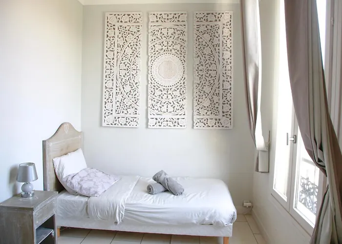 Duplex Climatise Avec Terrasse Vue Au Pied De La Antibes