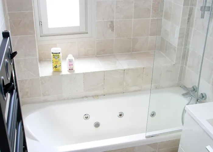 Duplex Climatise Avec Terrasse Vue Au Pied De La Antibes