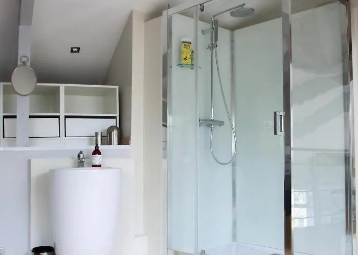 Duplex Climatise Avec Terrasse Vue Au Pied De La Antibes