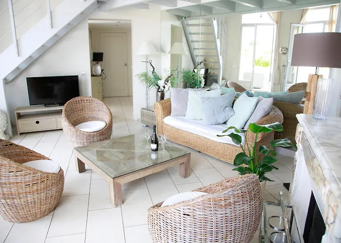 Duplex Climatise Avec Terrasse Vue Au Pied De La *