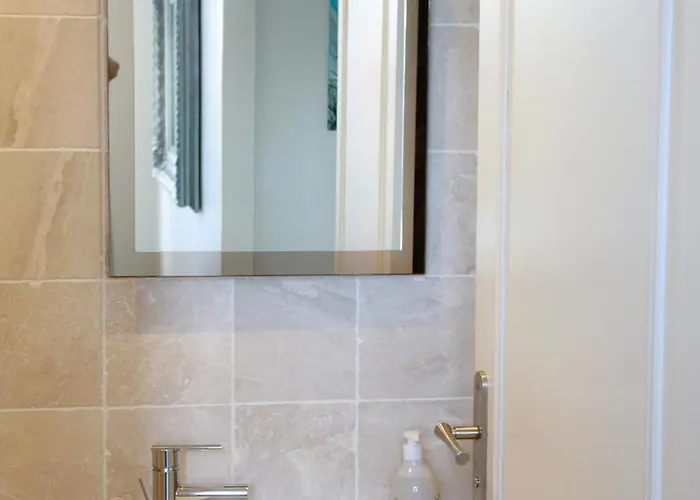 Apartment Duplex Climatise Avec Terrasse Vue Au Pied De La Antibes