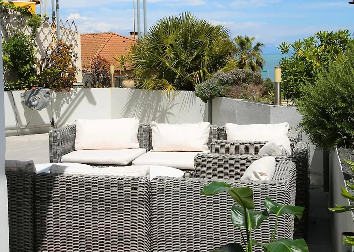 Duplex Climatise Avec Terrasse Vue Au Pied De La *