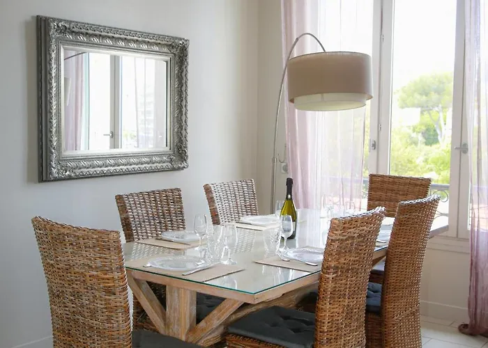 Duplex Climatise Avec Terrasse Vue Au Pied De La