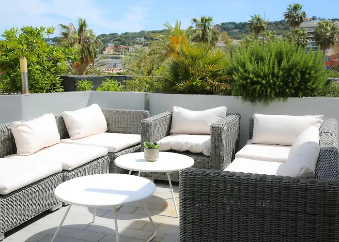 Duplex Climatise Avec Terrasse Vue Au Pied De La * Antibes